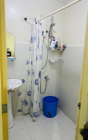 Bathroom - Ella's Kassel Residenses (Parañaque)