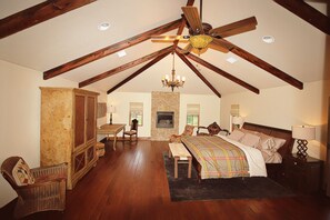 1 camera, una scrivania, ferro/asse da stiro, Wi-Fi gratuito