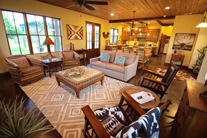 Smart TV, fireplace, stereo