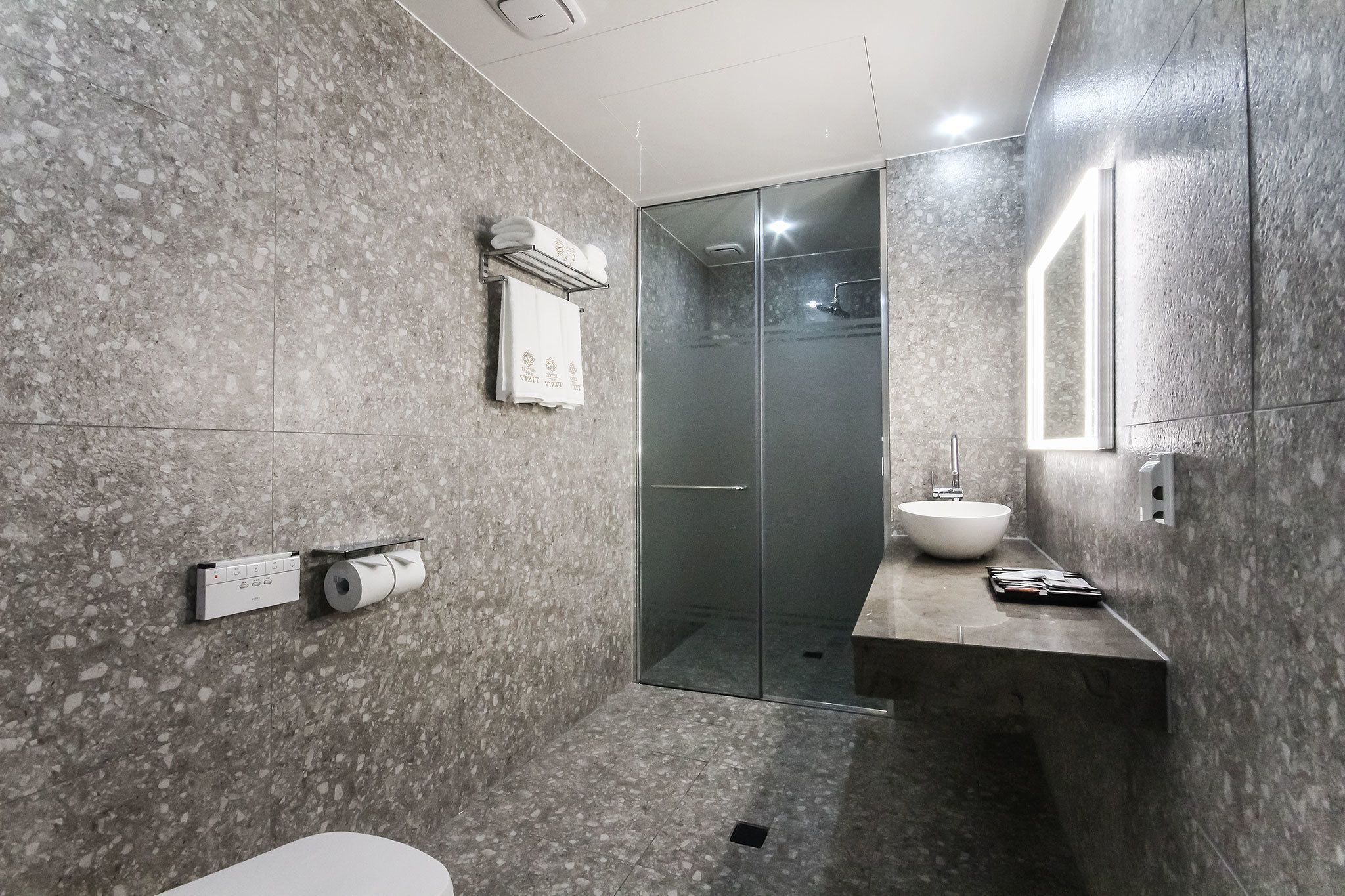 family room, terrace (spa) | bathroom | free toiletries, hair dryer, bathrobes, slippers