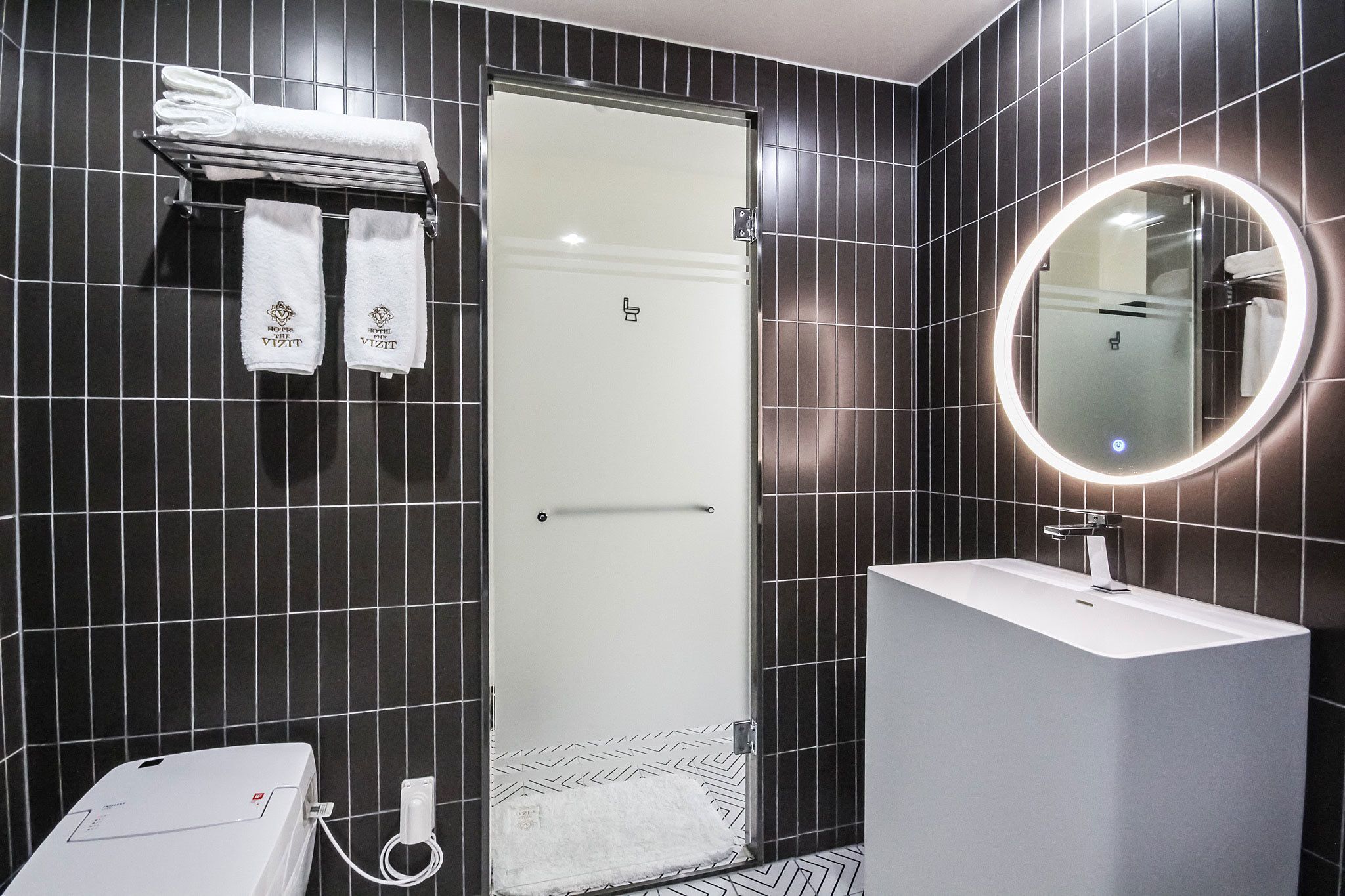 premium room | bathroom | free toiletries, hair dryer, bathrobes, slippers