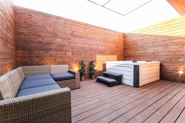 Chambre Familiale, terrasse (Spa) | Terrasse/Patio