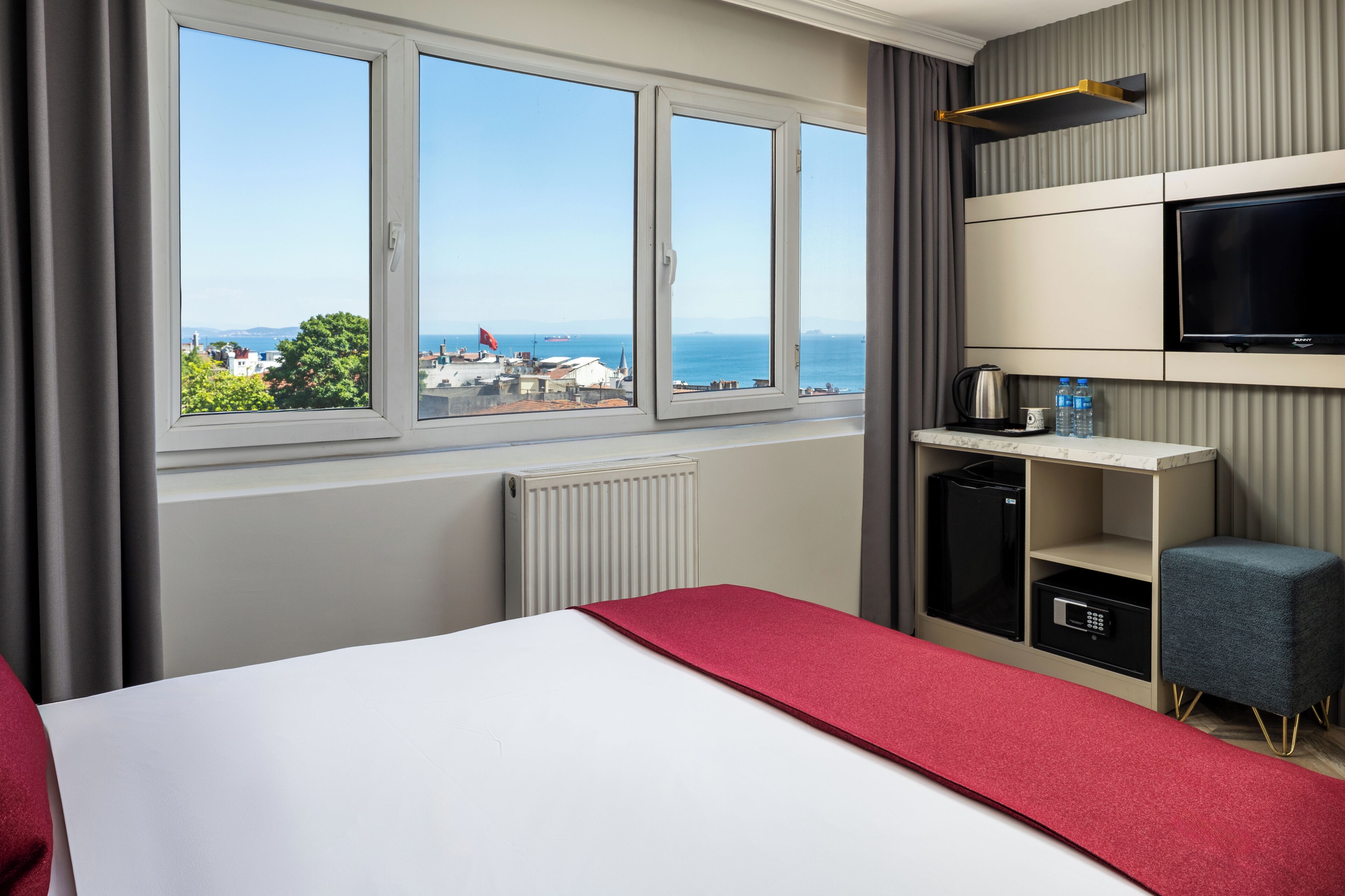 Standard Double Room, Sea View | Blackout drapes, iron/ironing board (on request), WiFi (free)