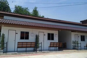 Exterior - The Chill House (Tha Muang)