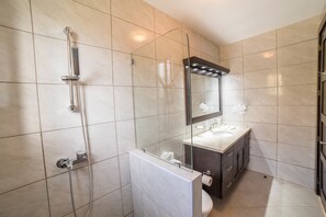 Huis | Badkamer | Handdoeken, zeep, shampoo, toiletpapier