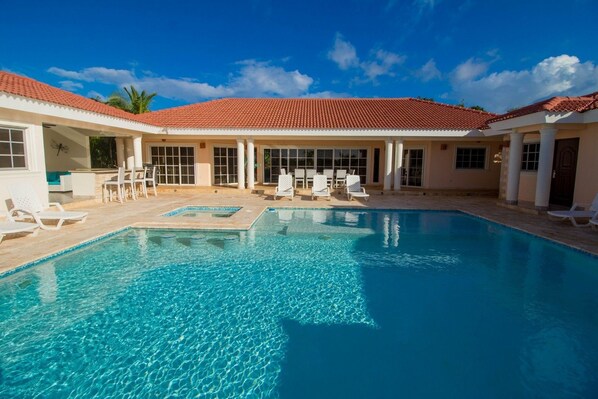 Alberca al aire libre 