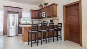 빌라 (2 Bedrooms) | 전용 주방 | 에스프레소 메이커, 커피/티 메이커, 미니 냉장고, 오븐