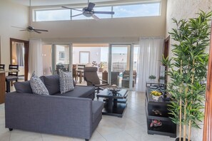 Villa (2 Bedrooms) | Interior