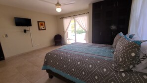 Family Villa (4 Bedrooms) | 2 bilik tidur, seterika/papan seterika, cadar katil