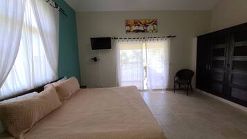 Biệt thự dành cho gia đình (4 Bedrooms) | 2 phòng ngủ, bàn ủi/dụng cụ ủi quần áo, bộ trải giường