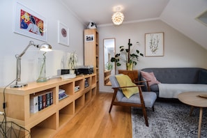 Comfort Apartment, 3 Bedrooms | Living area