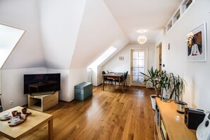 Comfort Apartment, 3 Bedrooms | Living area