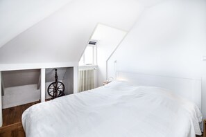 Comfort Apartment, 3 Bedrooms | 3 bedrooms, laptop workspace, cots/infant beds, free WiFi - Apartment M35 (Reykjavik)