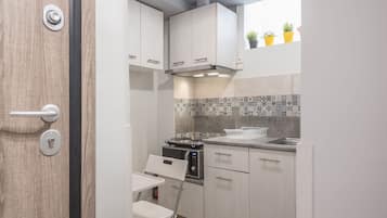 Basic Apartment | Private kitchen | Fridge, microwave, stovetop, espresso maker