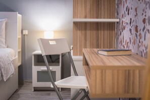 Basic Apartment | 1 bedroom, Egyptian cotton sheets, premium bedding - Welcoming Koukaki Home  by Cloudkeys (Athens)
