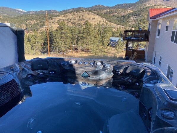 Outdoor spa tub - 2 Bedroom w/Spa, Great Views in the Mountains! (Shawnee)