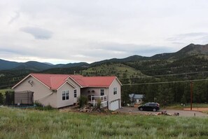 Exterior - 2 Bedroom w/Spa, Great Views in the Mountains! (Shawnee)