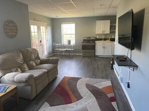 Smart TV, DVD player, books, stereo - 2 Bedroom w/Spa, Great Views in the Mountains! (Shawnee)