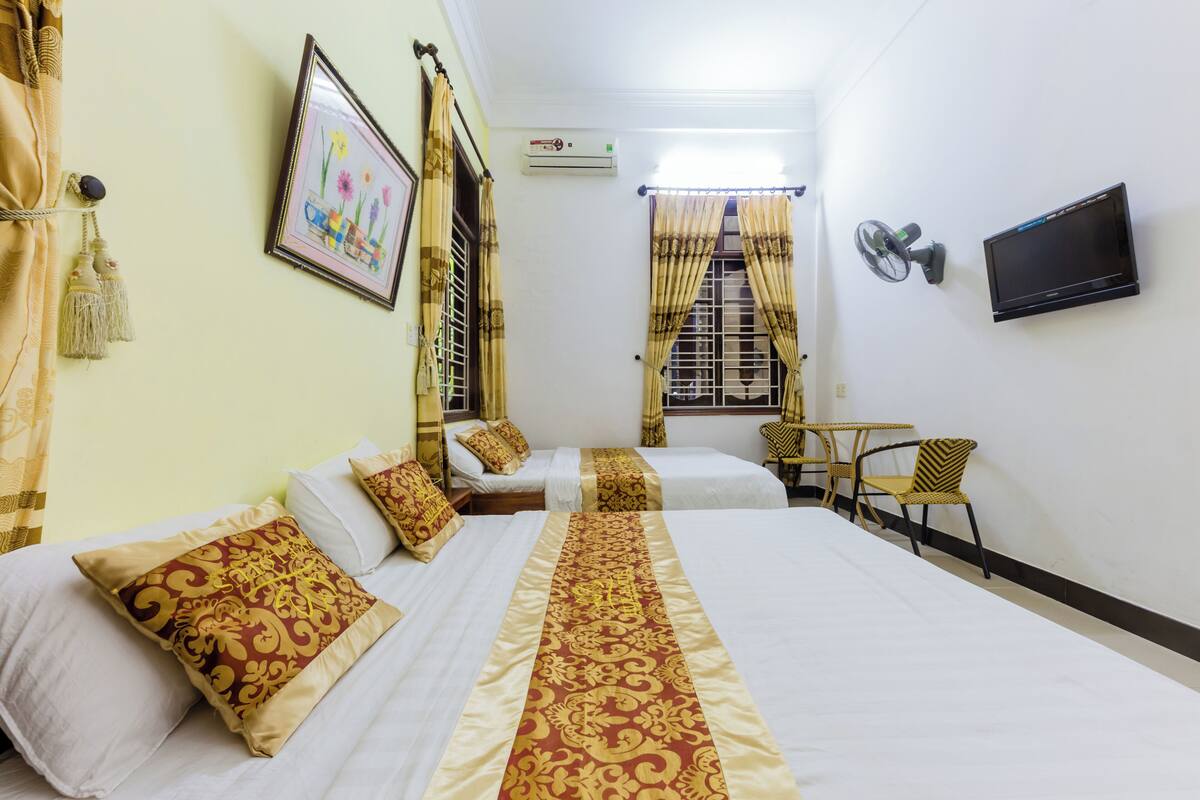 Family Double Room, 2 Bedrooms, Ensuite (Separate) | Premium bedding, down comforters, desk, laptop workspace