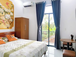 Standard Room, 1 King Bed, Garden View | Premium bedding, down comforters, desk, laptop workspace - Hue Lotus Homestay (Hue)