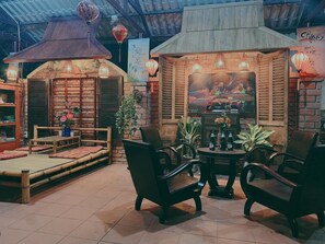Lobby sitting area - Hue Lotus Homestay (Hue)