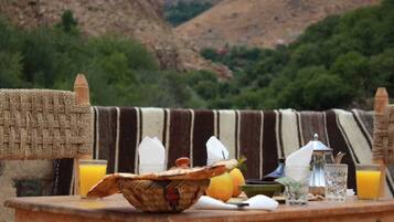 Free daily continental breakfast