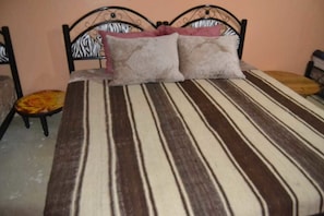 Habitación familiar | Wifi gratis y ropa de cama 