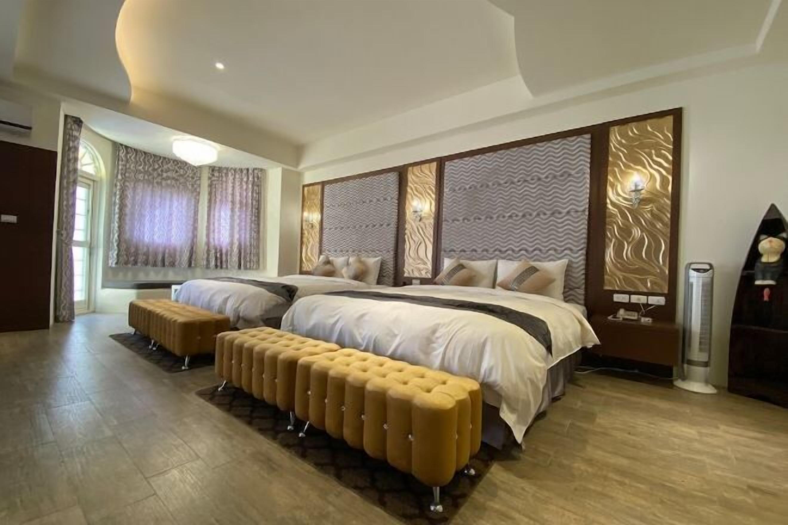 Desk, rollaway beds, free WiFi, bed sheets