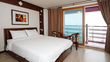 Standard Double Room | Individually decorated, individually furnished, desk, laptop workspace