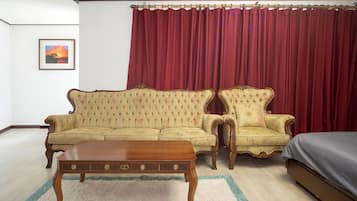 Royal Double Room | Living area