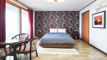 Chambre Double Deluxe | Décoration personnalisée, ameublement personnalisé, bureau