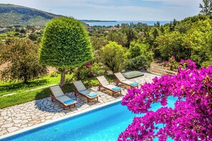 Outdoor pool - Villa Konstantina (Kefalonia)