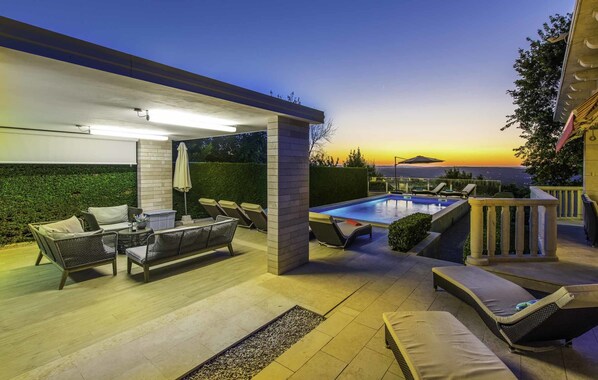 Villa, 4 habitaciones | Terraza o patio