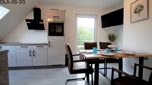 Frigorifero con congelatore, microonde, forno, lavastoviglie