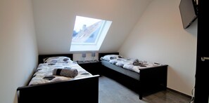 2 habitaciones, tabla de planchar con plancha y wifi gratis 