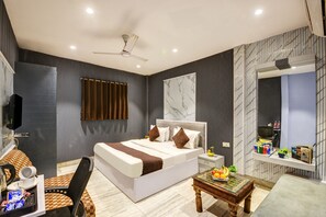Superior Double Room, 1 Bedroom | Egyptian cotton sheets, premium bedding, down comforters - Hotel Heritage Home (New Delhi)