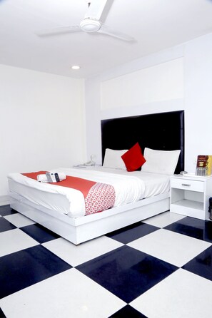 Egyptian cotton sheets, premium bedding, down duvets - Hotel Heritage Home (New Delhi)