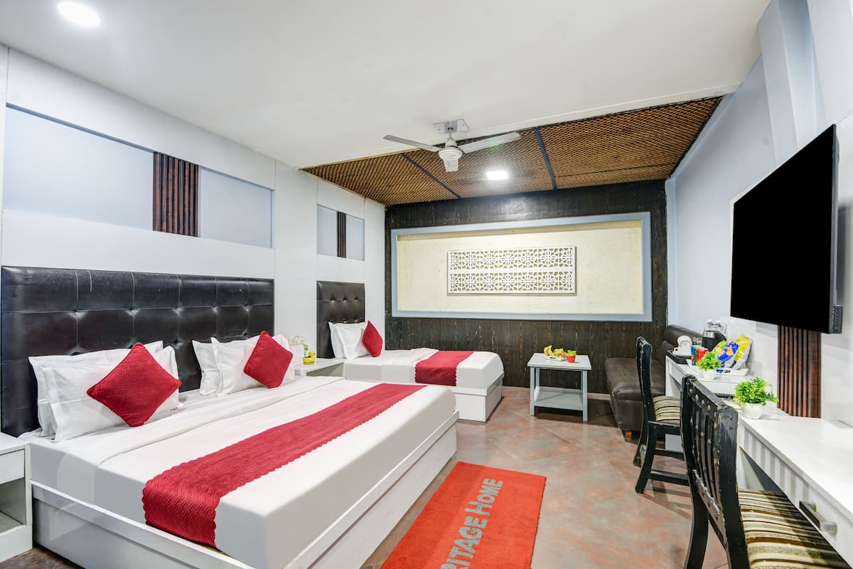 Deluxe Triple Bed Room | Egyptian cotton sheets, premium bedding, down comforters