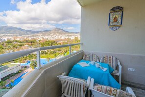 Apartamento, 2 habitaciones | Balcón