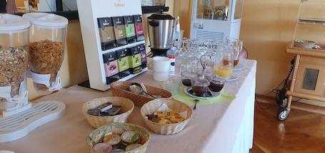 Daily buffet breakfast (EUR 8 per person)