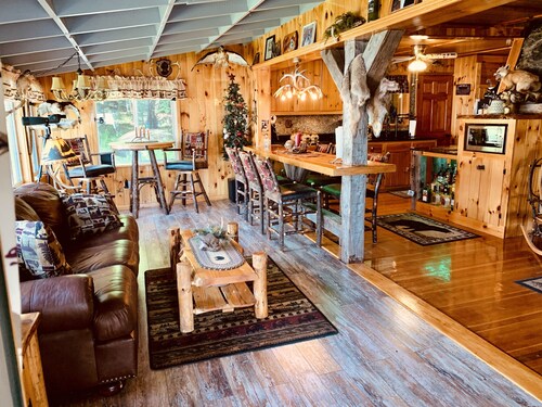 Adirondack Mts. Lakefront Cabin with Hot Tub on Lake Algonquin, Wells , NY.  
