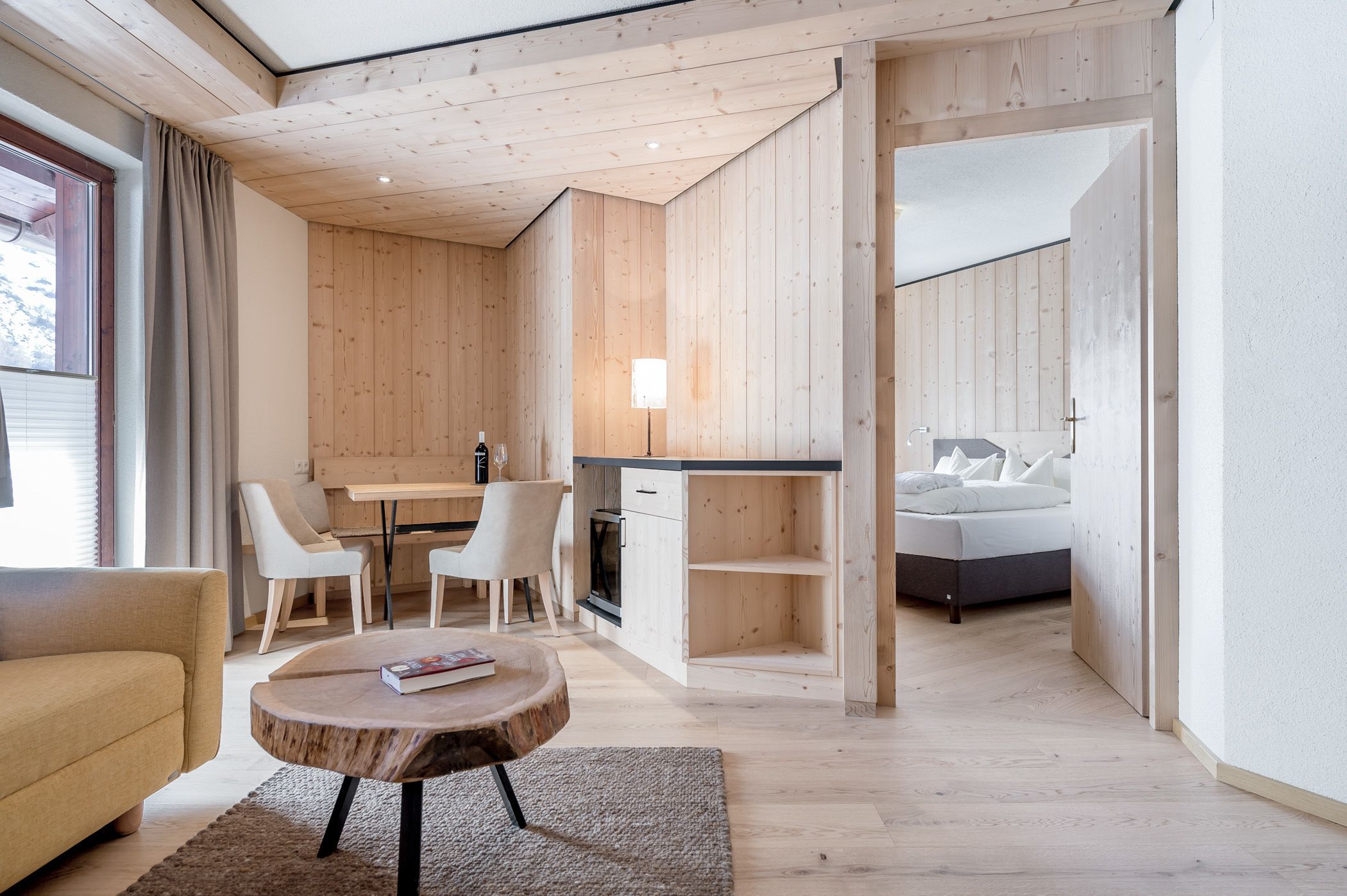 Familien-Suite (Montanara) | Essbereich im Zimmer