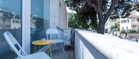 Estudi (Studio Apt with Balcony and City View) | Balcó