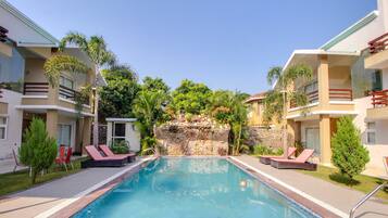 2 utendørsbassenger