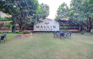 Garden - Maulik Mansion Resort (Ramnagar)