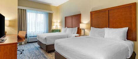 Escrivaninha, espaço de trabalho para notebook, cortinas blackout