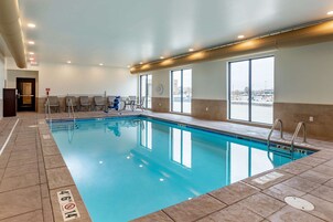 Una piscina cubierta