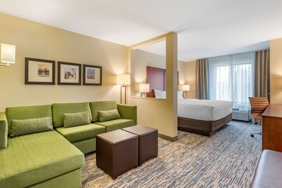 Comfort Inn & Suites West Des Moines