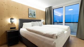 Wellness Apartment | Premium bedding, down duvets, in-room safe, individually decorated