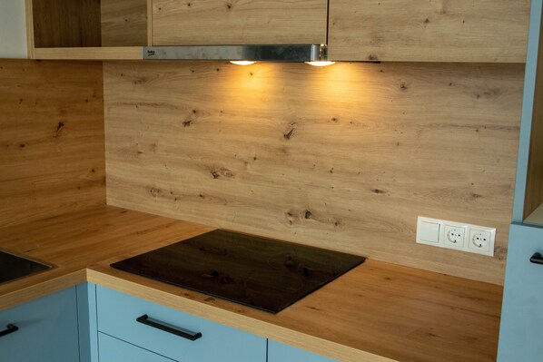 Apartment "Garten" | Bếp riêng | Tủ lạnh, bếp nấu, máy rửa bát, dụng cụ pha espresso